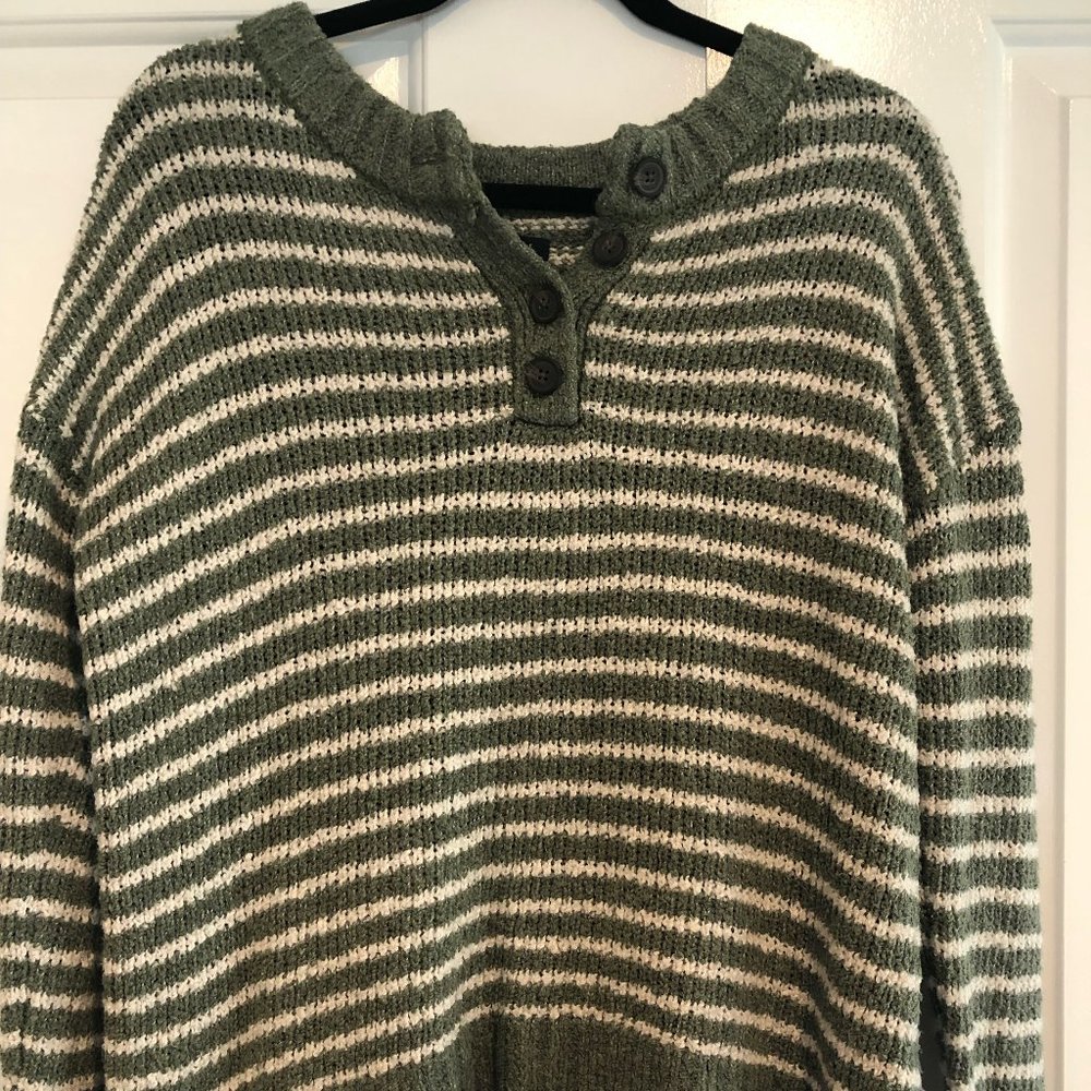American Eagle Green and White Striped Sweater